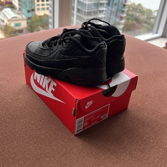 Nike Air Max 90 Toddler 9 - Picture 2 of 3